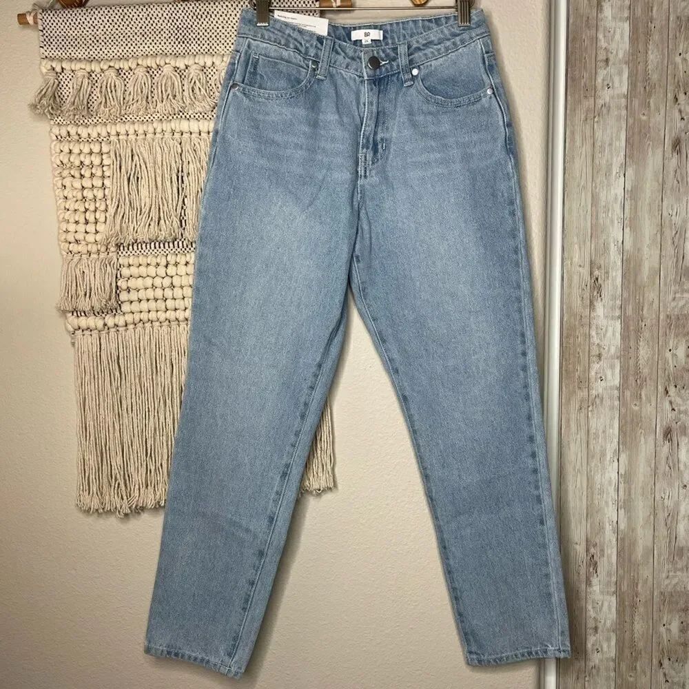 BP. Light Wash Mom Jeans size 25